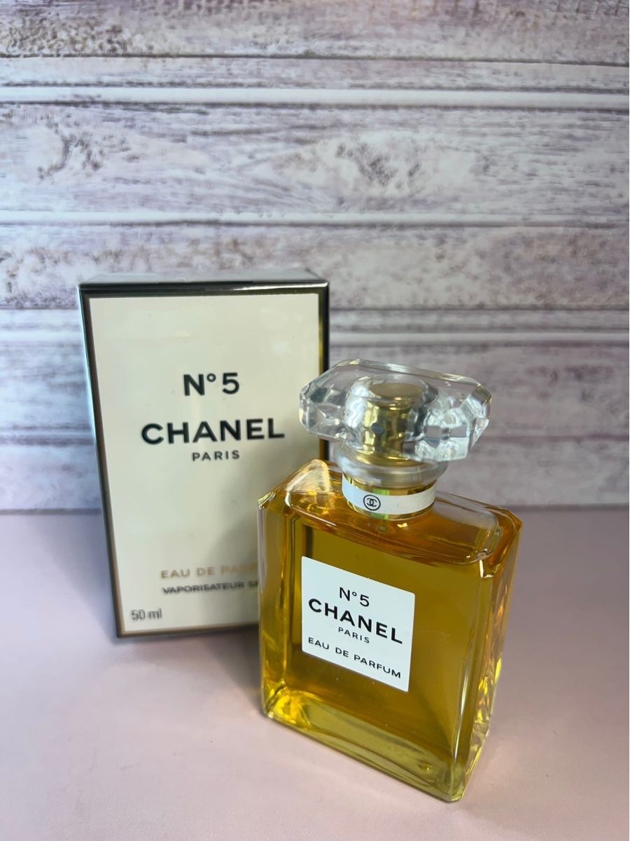 Chanel no 5.