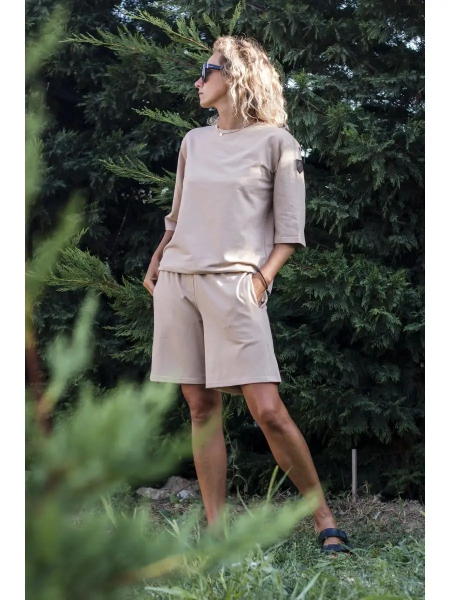 Футболка Rhinoclothes. Цвет пыльный бежевый, светло-бежевый, бежевый.