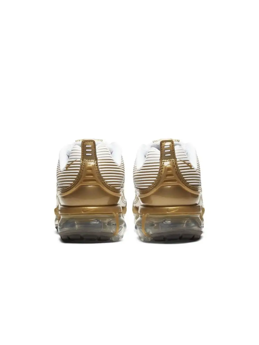 Nike air vapormax hot sale white and gold